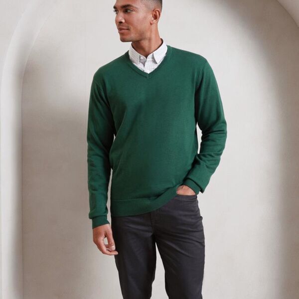 MENS V-NECK KNITTED SWEATER Thumbnail